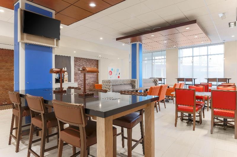 Holiday Inn Express & Suites Chicago O'Hare Airport by IHG