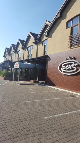 Hotel Sens