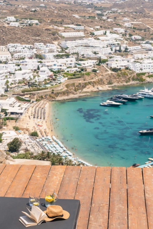 Psarou, The Above Nammos Experience