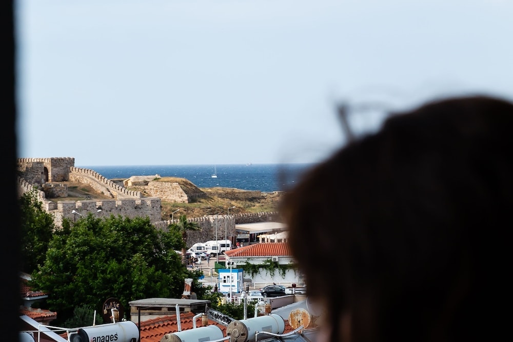 Bozcaada Fahri Hotel