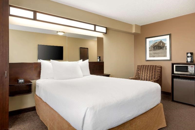 Microtel Inn & Suites By Wyndham Weyburn