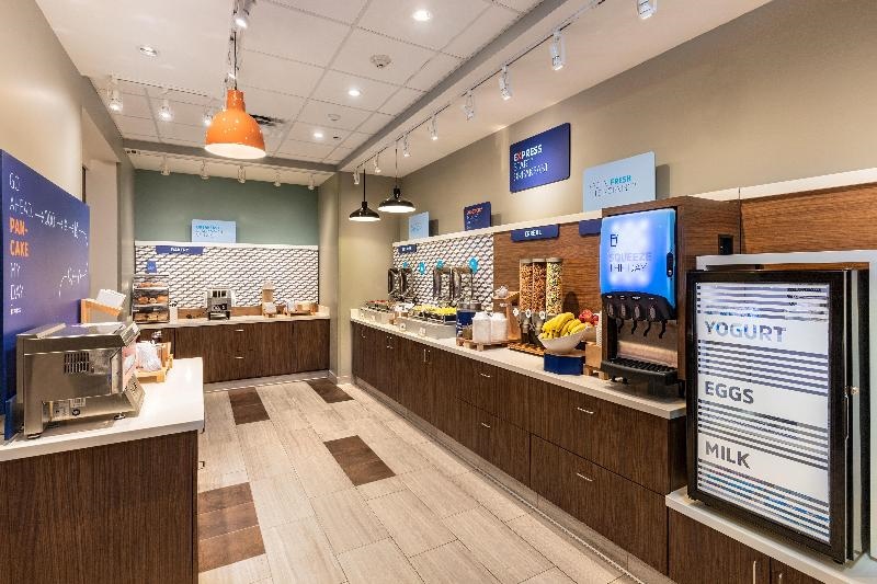 Holiday Inn Express & Suites MORENO VALLEY - RIVERSIDE