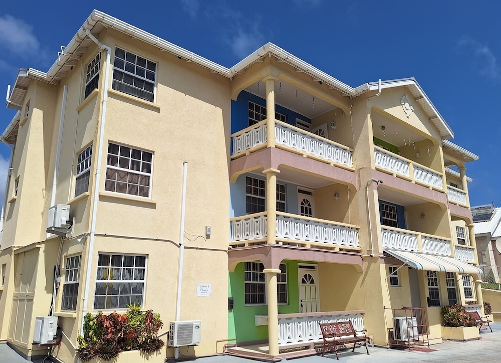 Cumber's Tropical Apartments