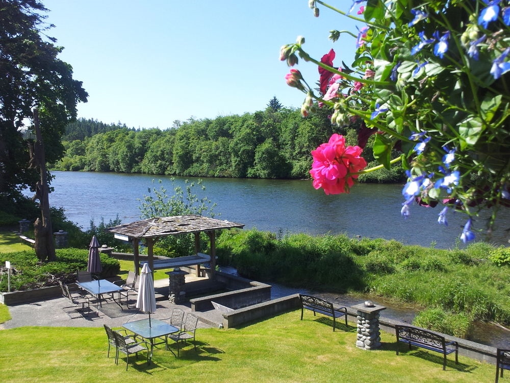 Campbell River Lodge by Riverside
