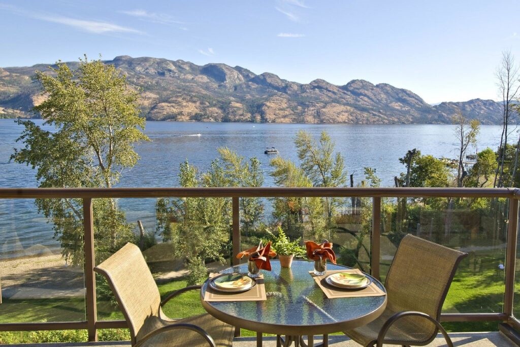 The Cove Lakeside Resort