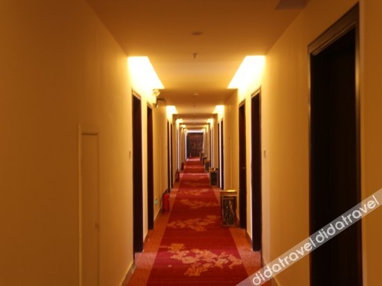 Cheermay Hotels (Lhasa Potala Palace Square)