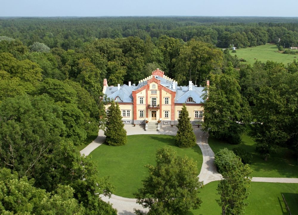 Padaste Manor