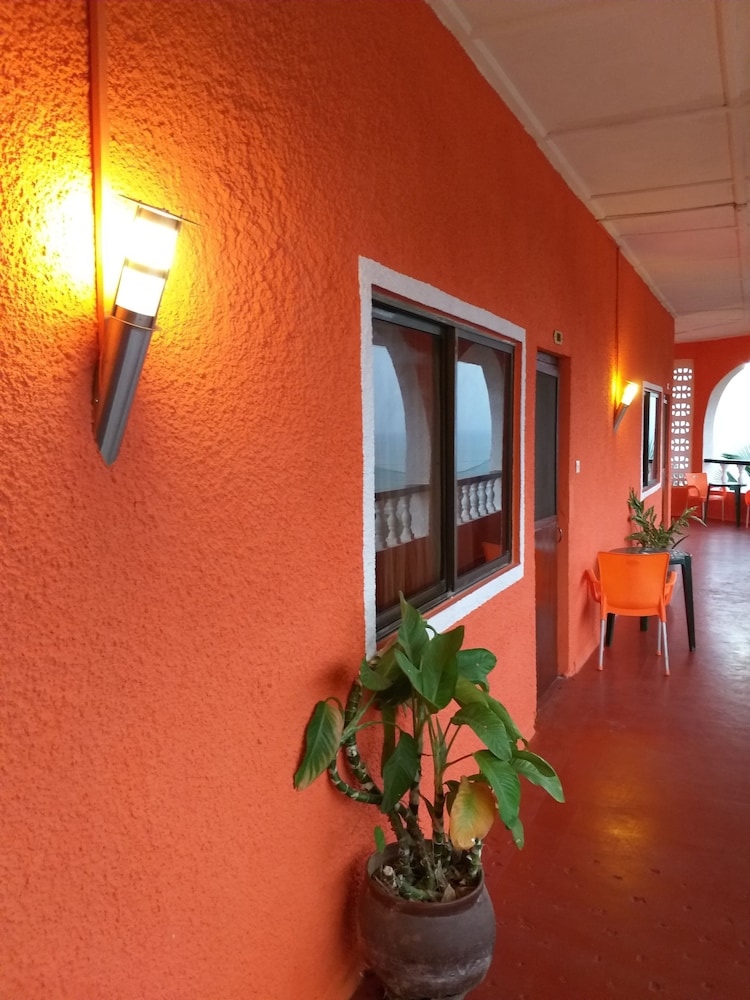 Western Palmlands Hotel