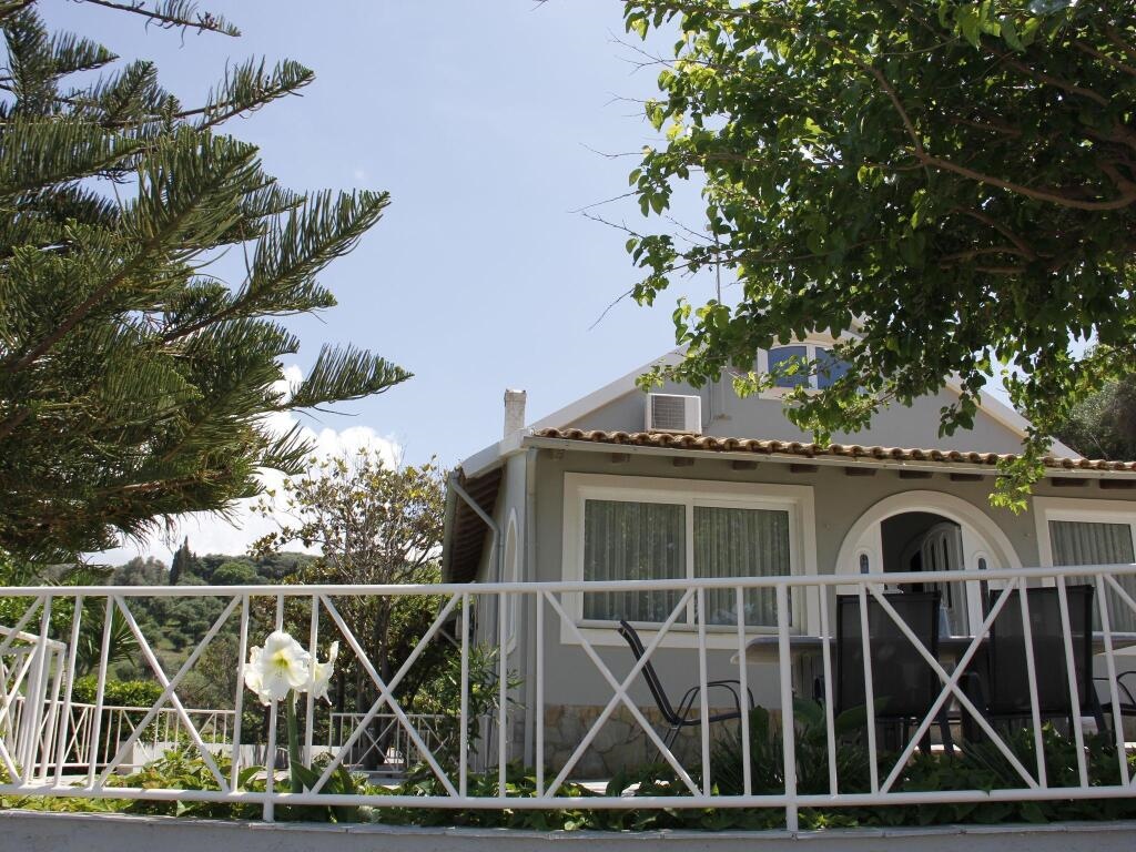 Spacious Villa On Sea In Corfu