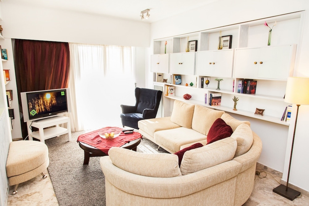 Calm Oasis Apartment In Marousi