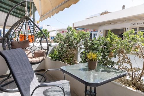 Naxos Petite Studios