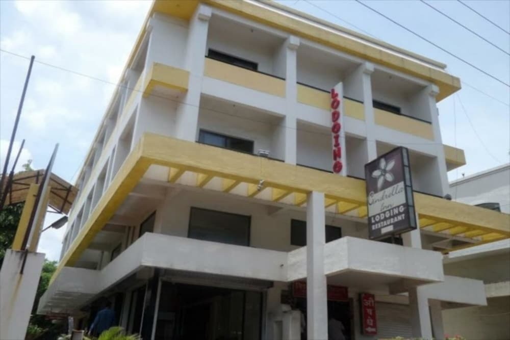 Cinderalla Inn Lodging