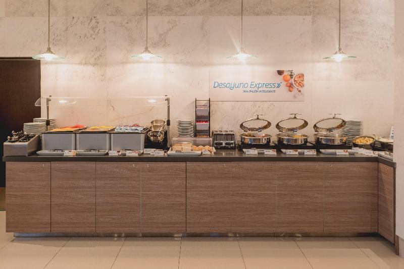 Holiday Inn Express & Suites Silao Aeropuerto - Terminal