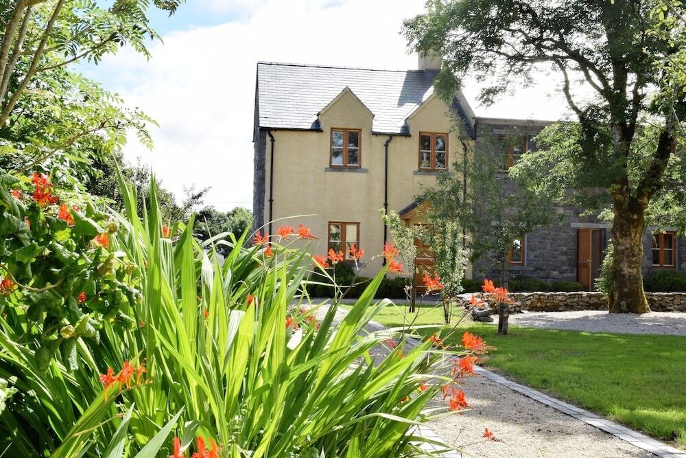 Burren Court