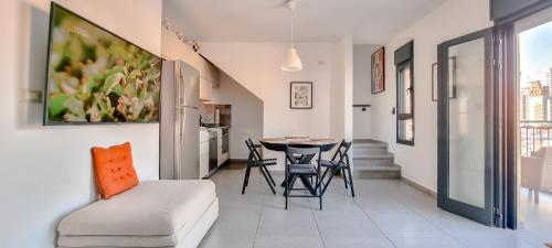 Brand New 2 Bedrooms Duplex - Florentine #TL58 Apartments