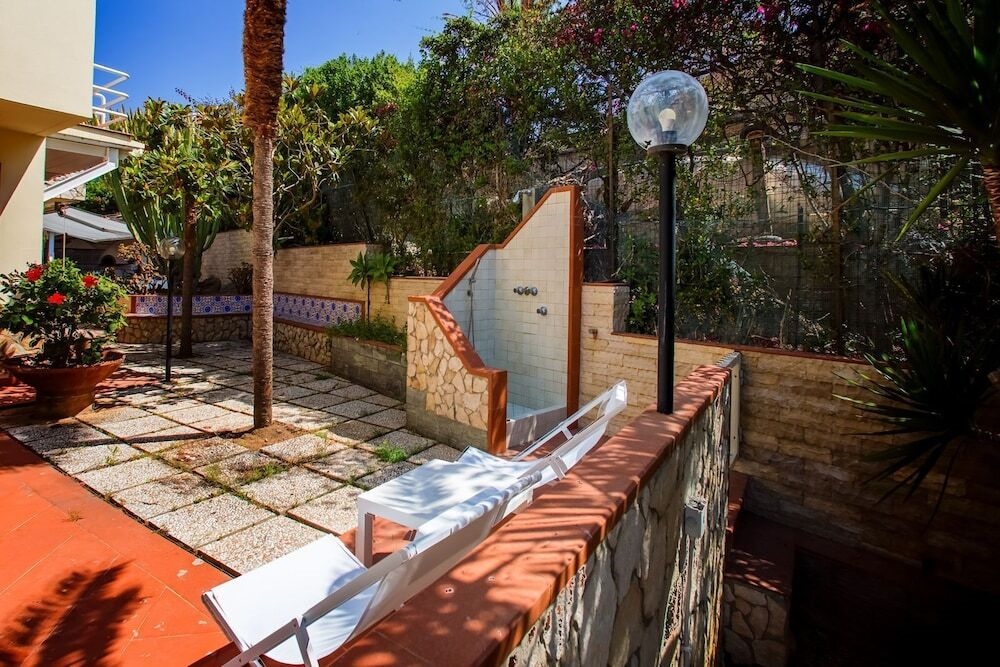 Villa Esmeralda, Exclusive Beachfront Villa