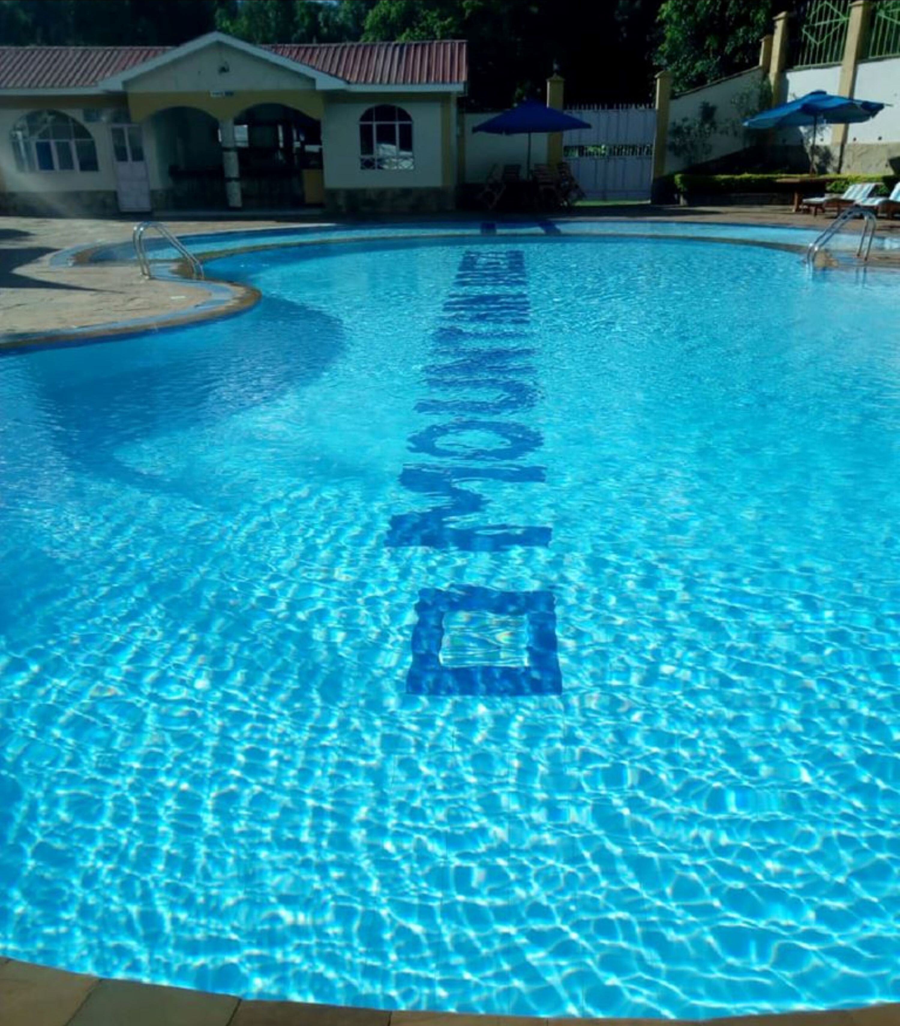 Mountain Breeze Hotel