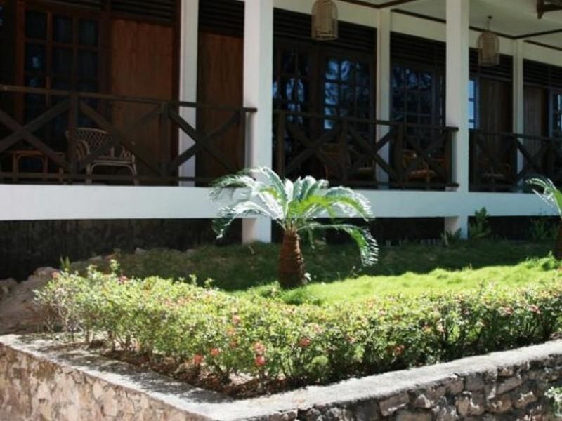 Pandu Lakeside Hotel Tuktuk