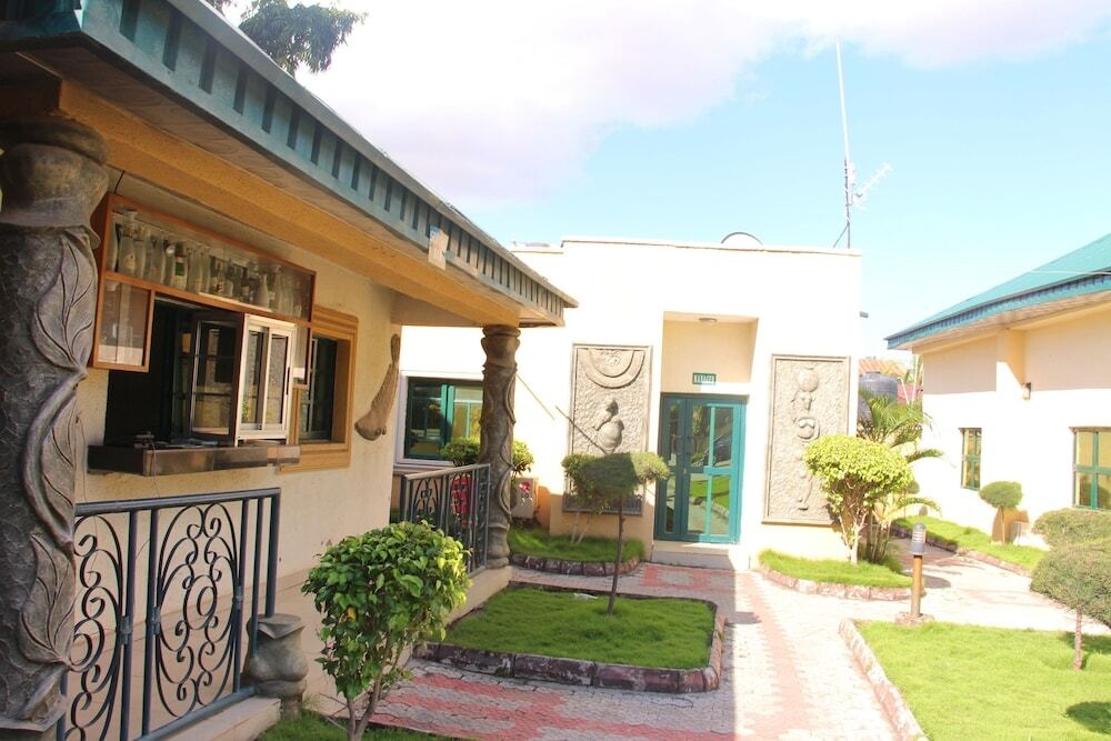 Hilltop Paradise Hotel