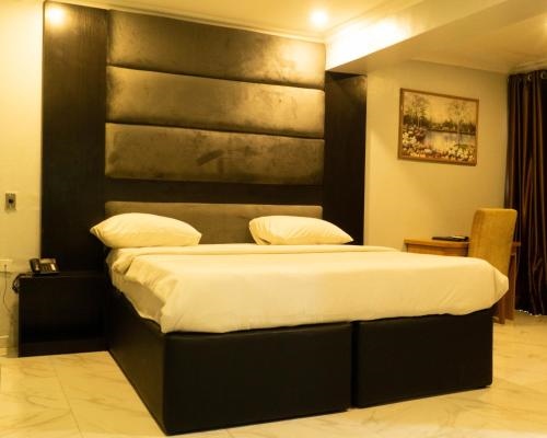 Peemos Place Warri