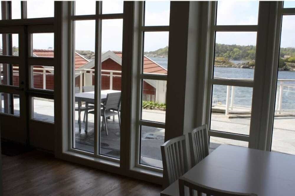 Stayplus Exclusive Seafront Holiday Home