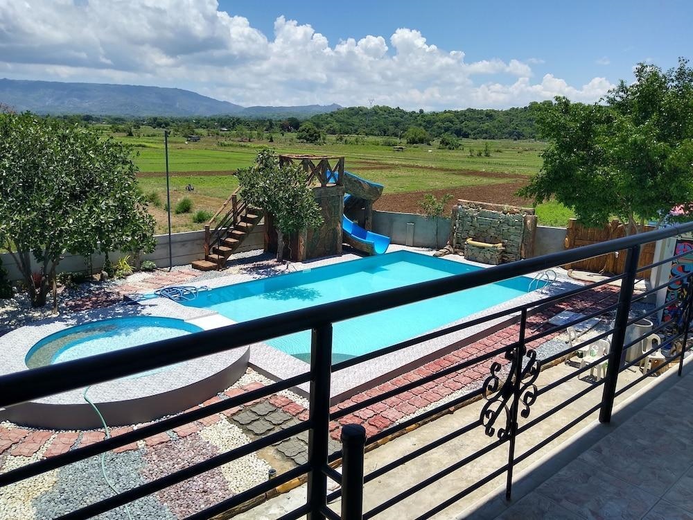 Shorestop Resort Inn