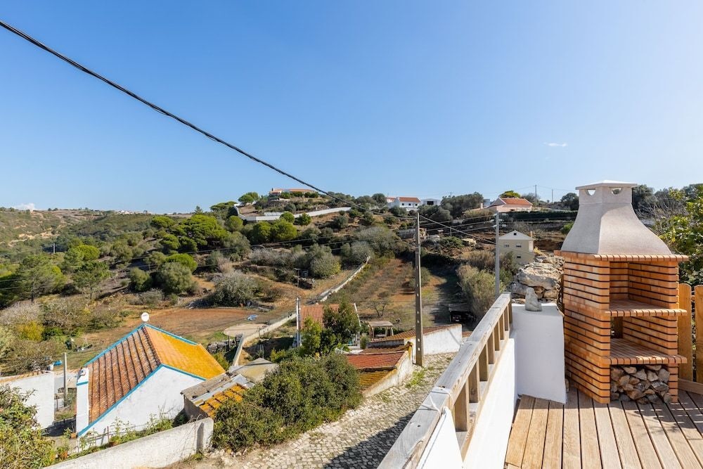 Carvoeira Surf & Family Villa