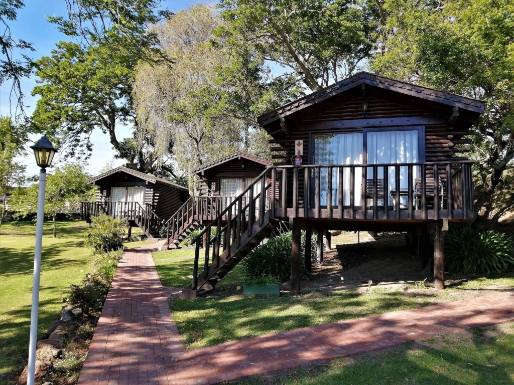 Eight Bells Mountain Inn