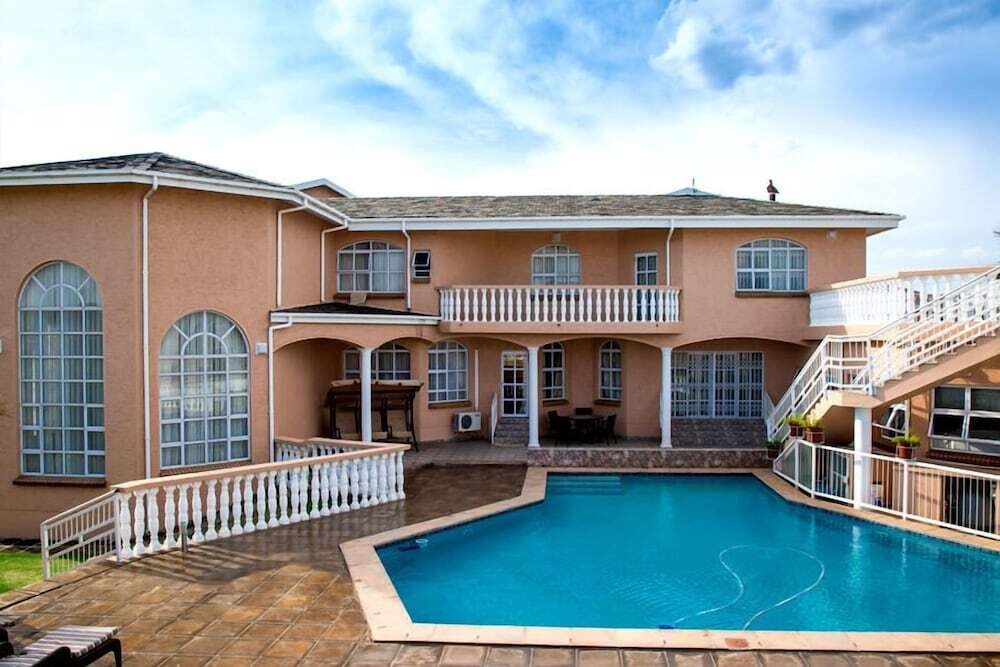 Ekupholeni Garden Villas