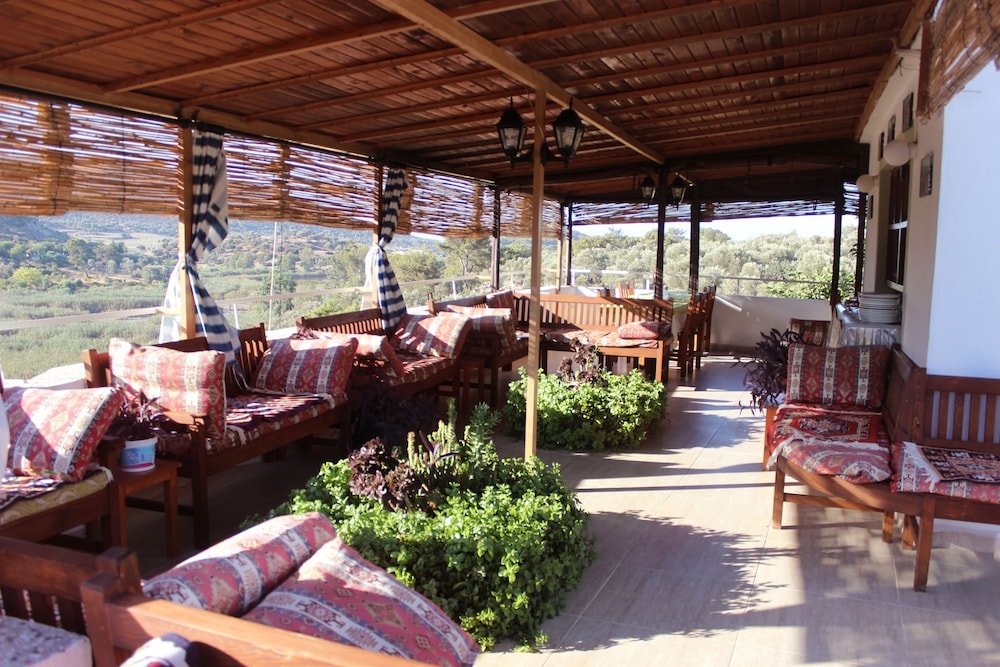 Zeybek 2 Pension & Apart