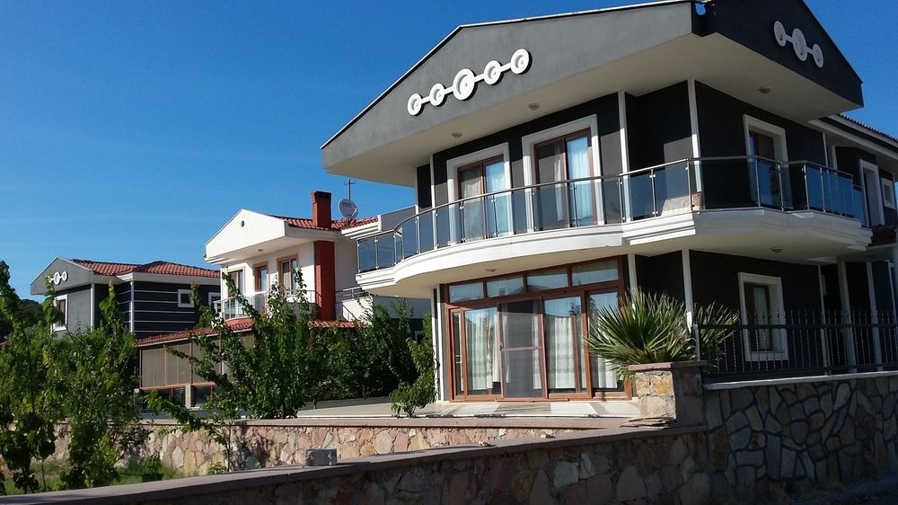 Ayvalik Camlik Villalari
