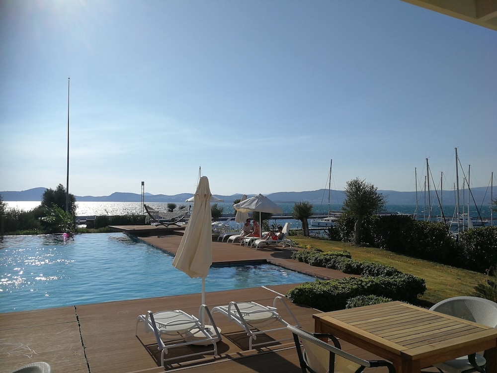 Egesu Marina Guest House