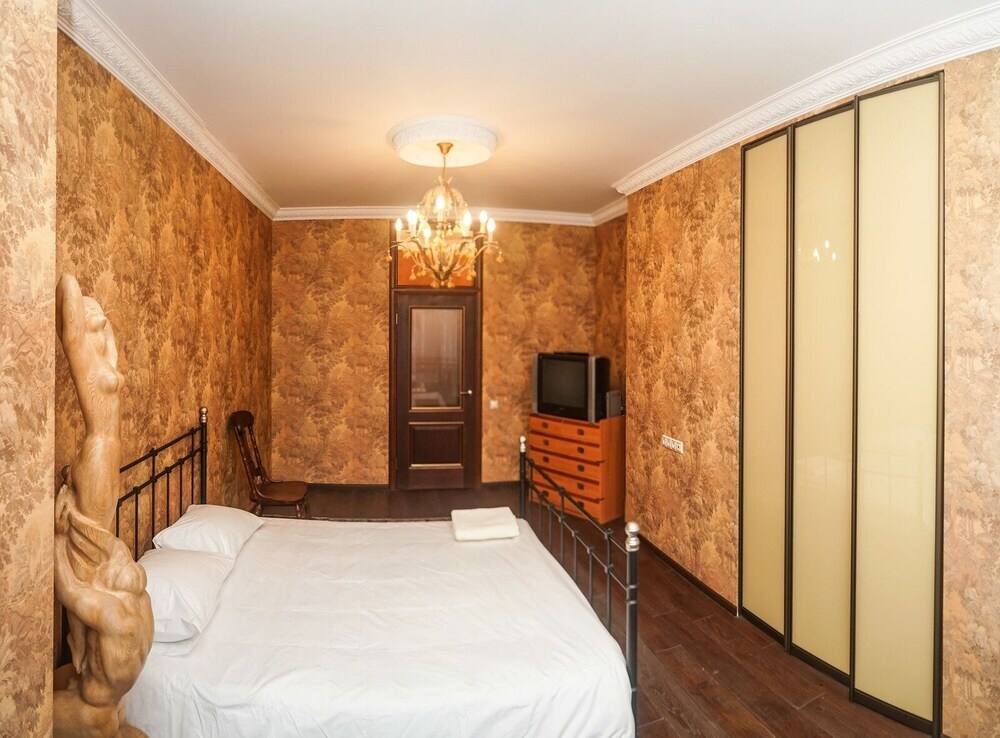 Apart Kiev Zlatoustovskaya 50-2