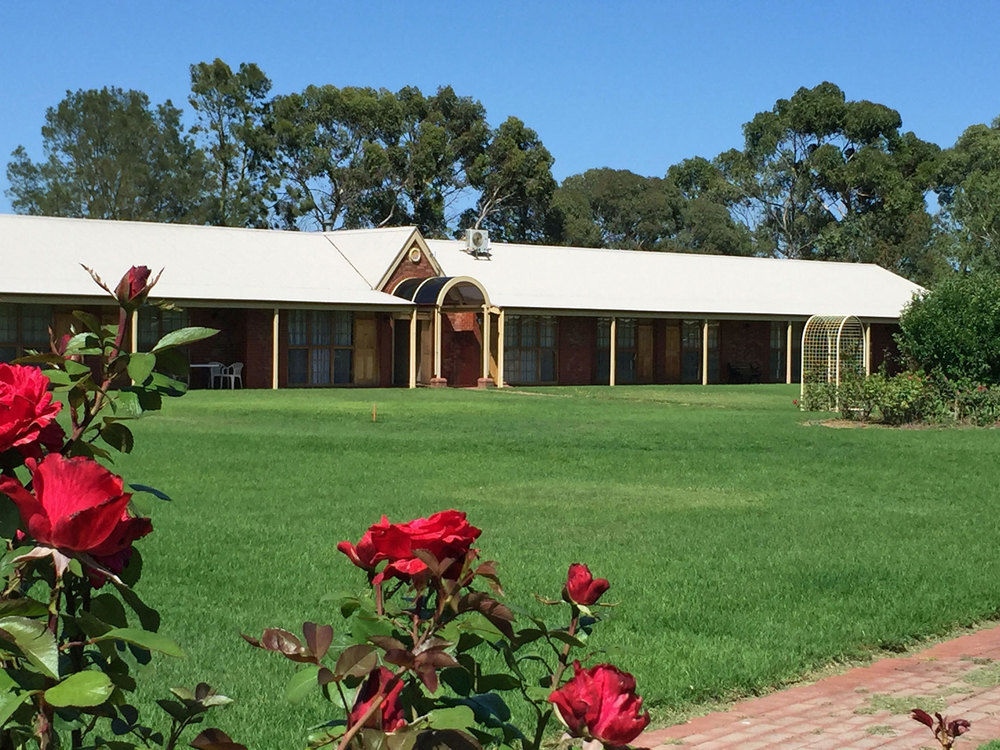 Coonawarra Place Motor Inn