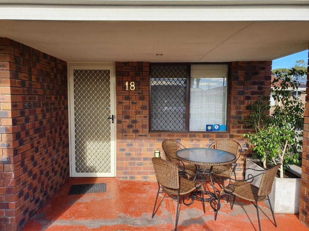 Ocean Beach Chalet 16