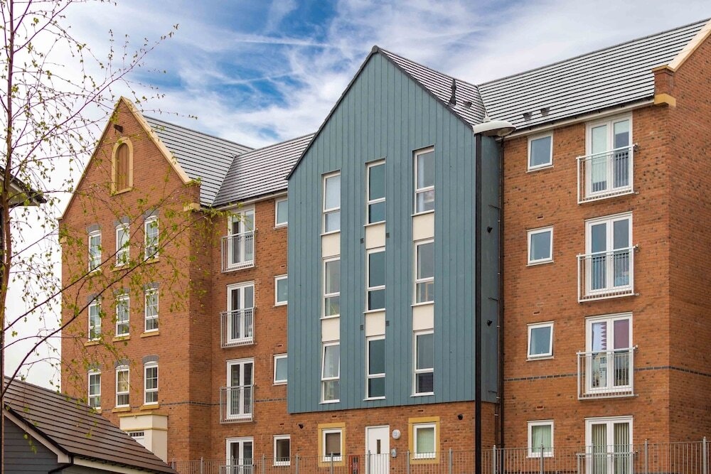 Canalside Scandinavian - Parking & Netflix