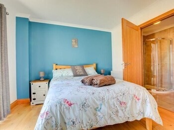 Cosy Dragon @Pembrokeshire