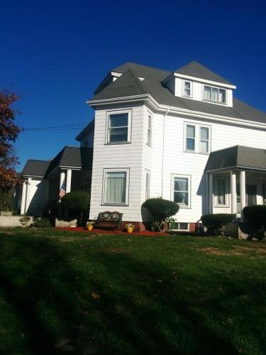 Château Sur Mer Bed & Breakfast