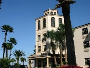 Inn On The Lakes