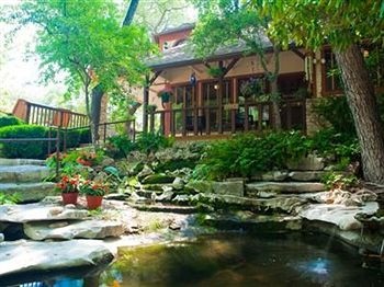 Creekhaven Inn Bed & Breakfast