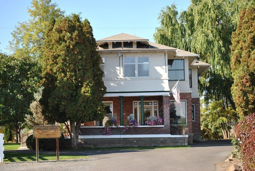 Birchfield Manor Inn And Restaurant