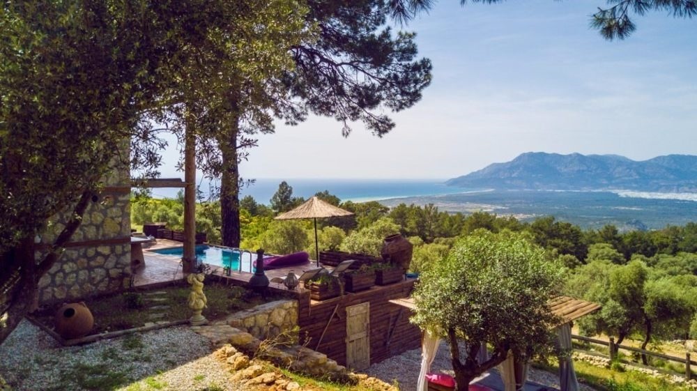 Prima Donna - Adults Only