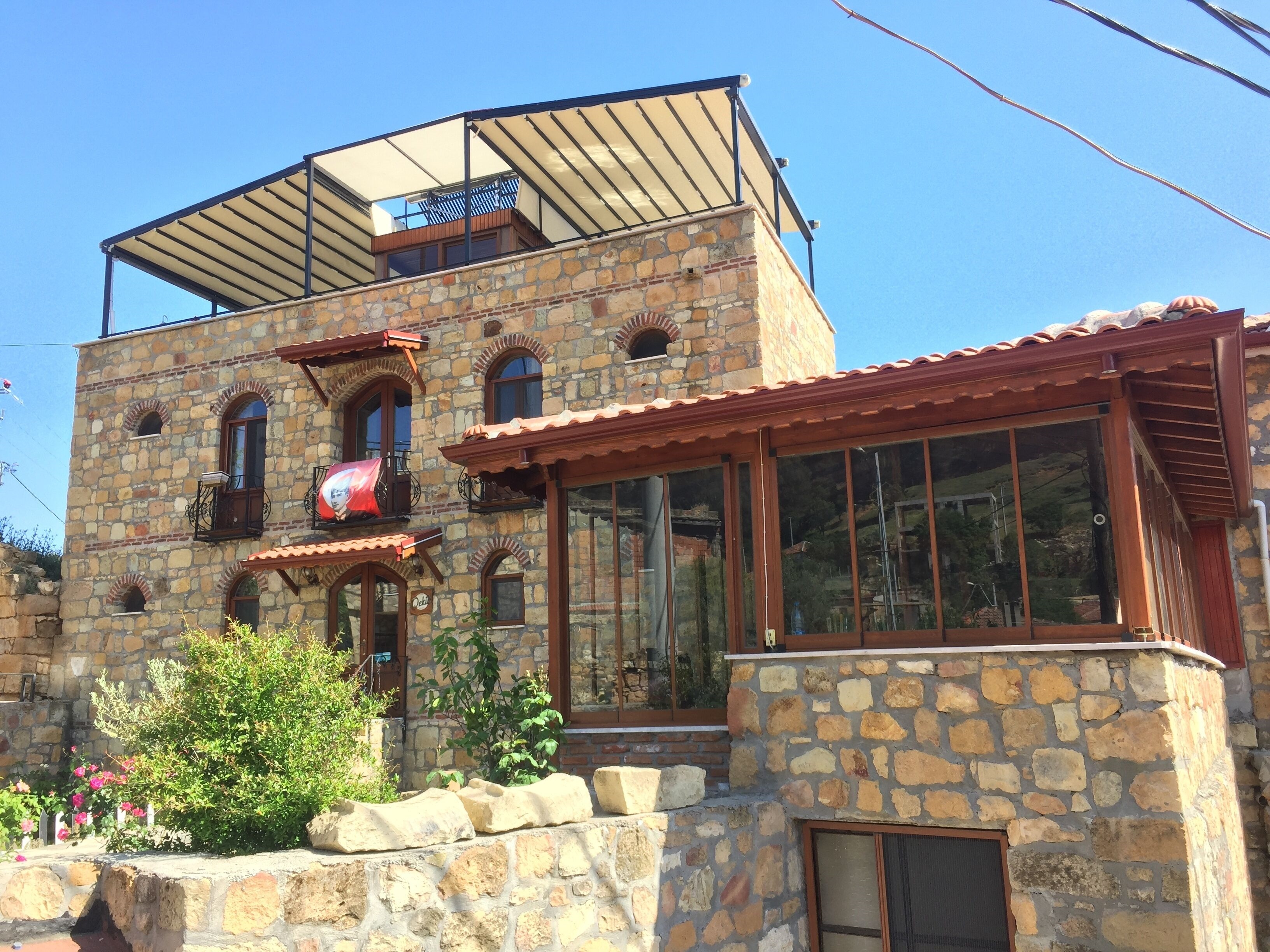 Qekik Boutique Kazdaglari