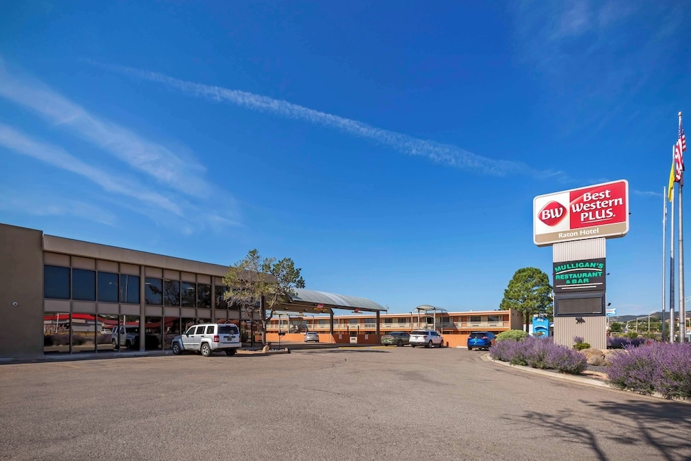 Best Western Plus Raton Hotel