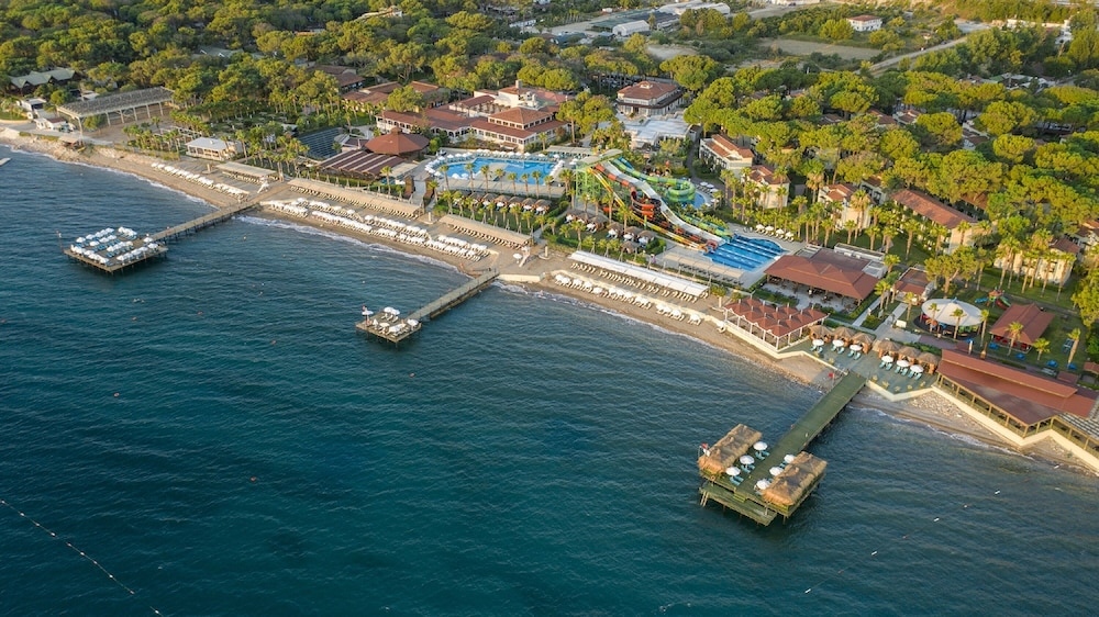 Crystal Flora Beach Resort – All Inclusive