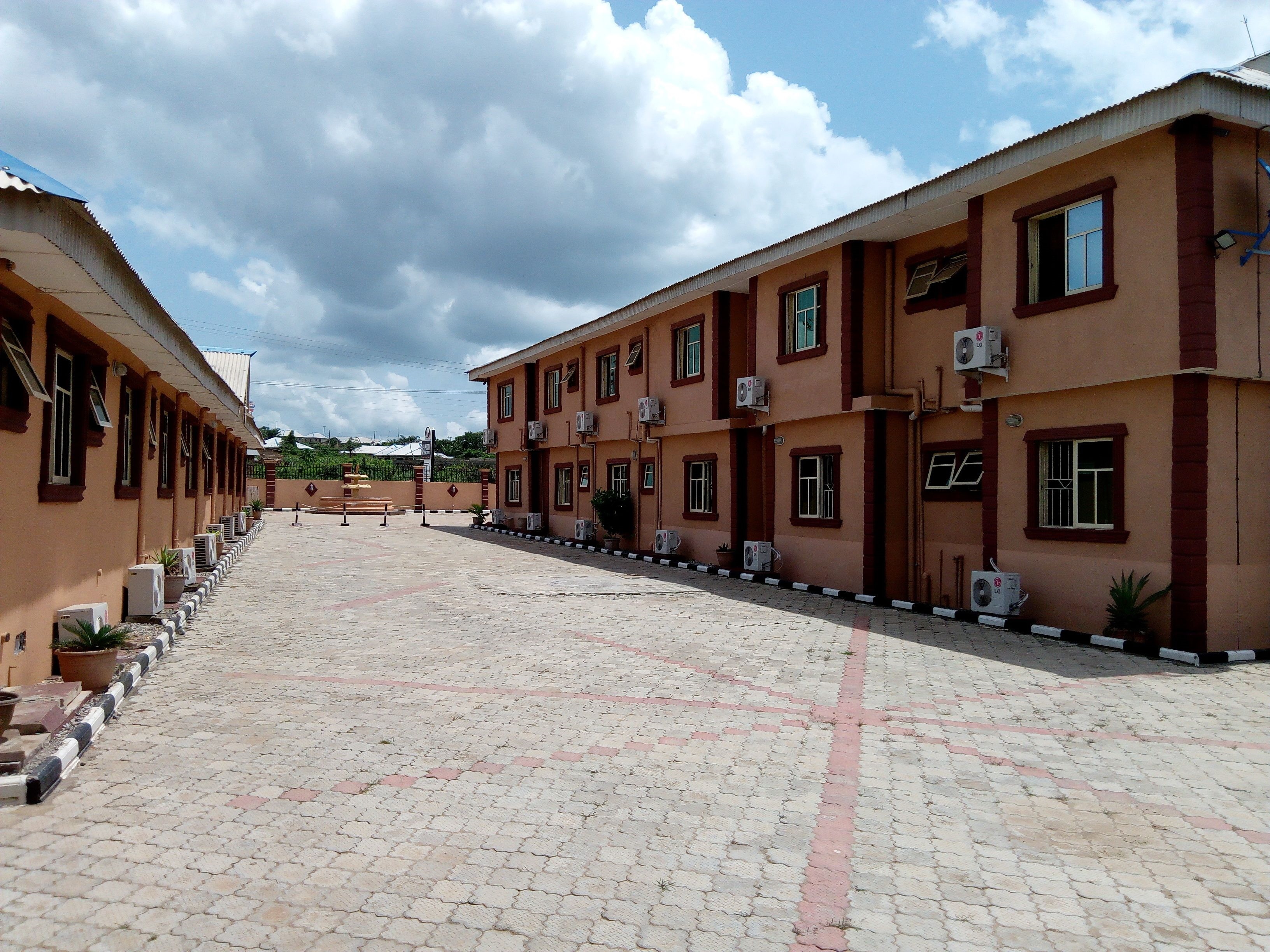 Gen-Preston Hotel & Suites