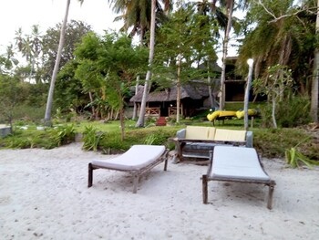 Mafia Beach Bungalows