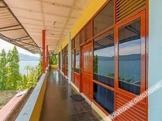 RedDoorz @ Tuktuk Danau Toba