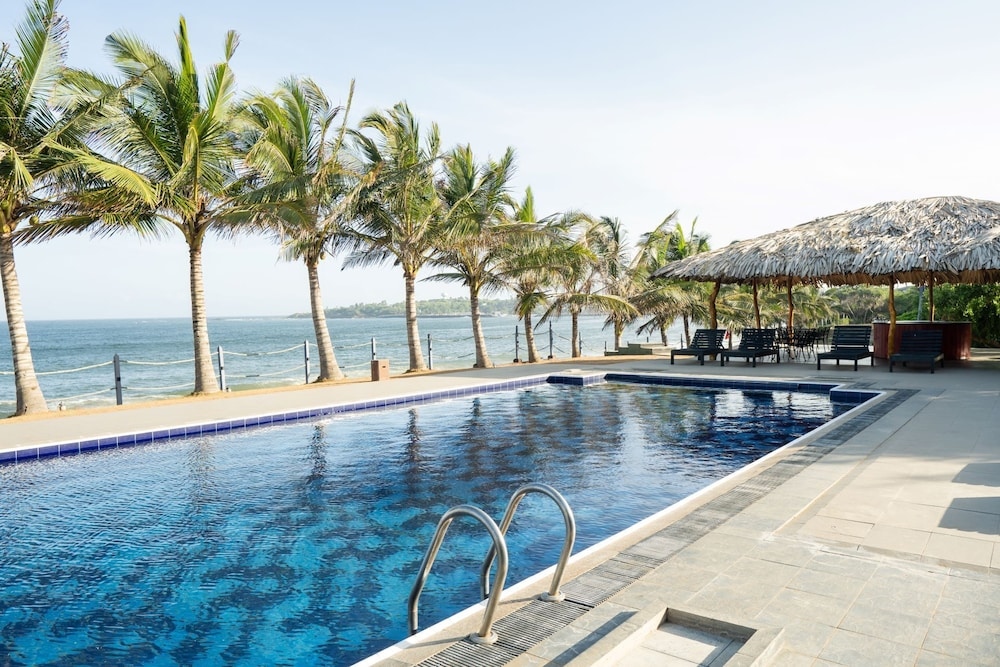 Peacock Beach Resort & Spa