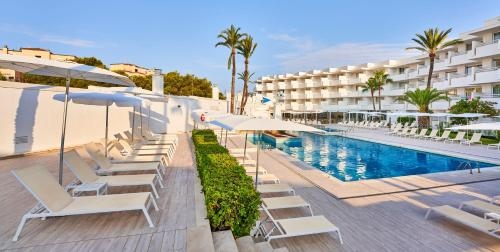 Globales Cala Bona Suites